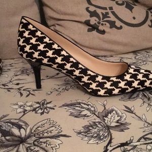Nine West herringbone pumps